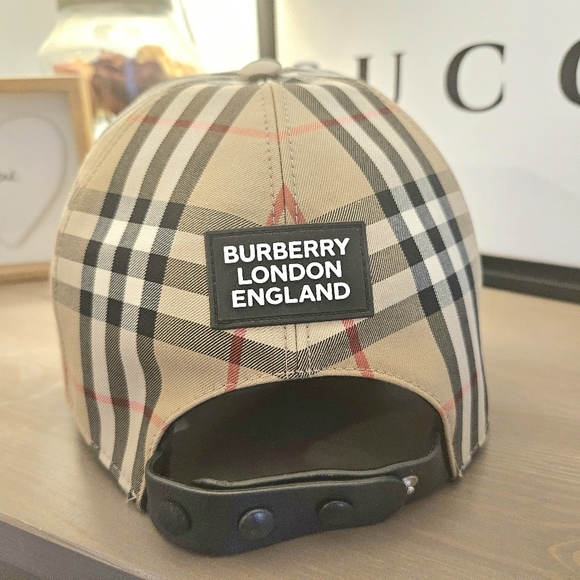 Burberry Novacheck Hat - New w/ COA - Picture 2 of 8